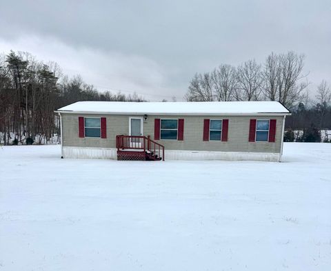 Mobile Home For Sale - 3564 Flatwoods Rd<br/> Montgomery County, Elliston, VA 24087