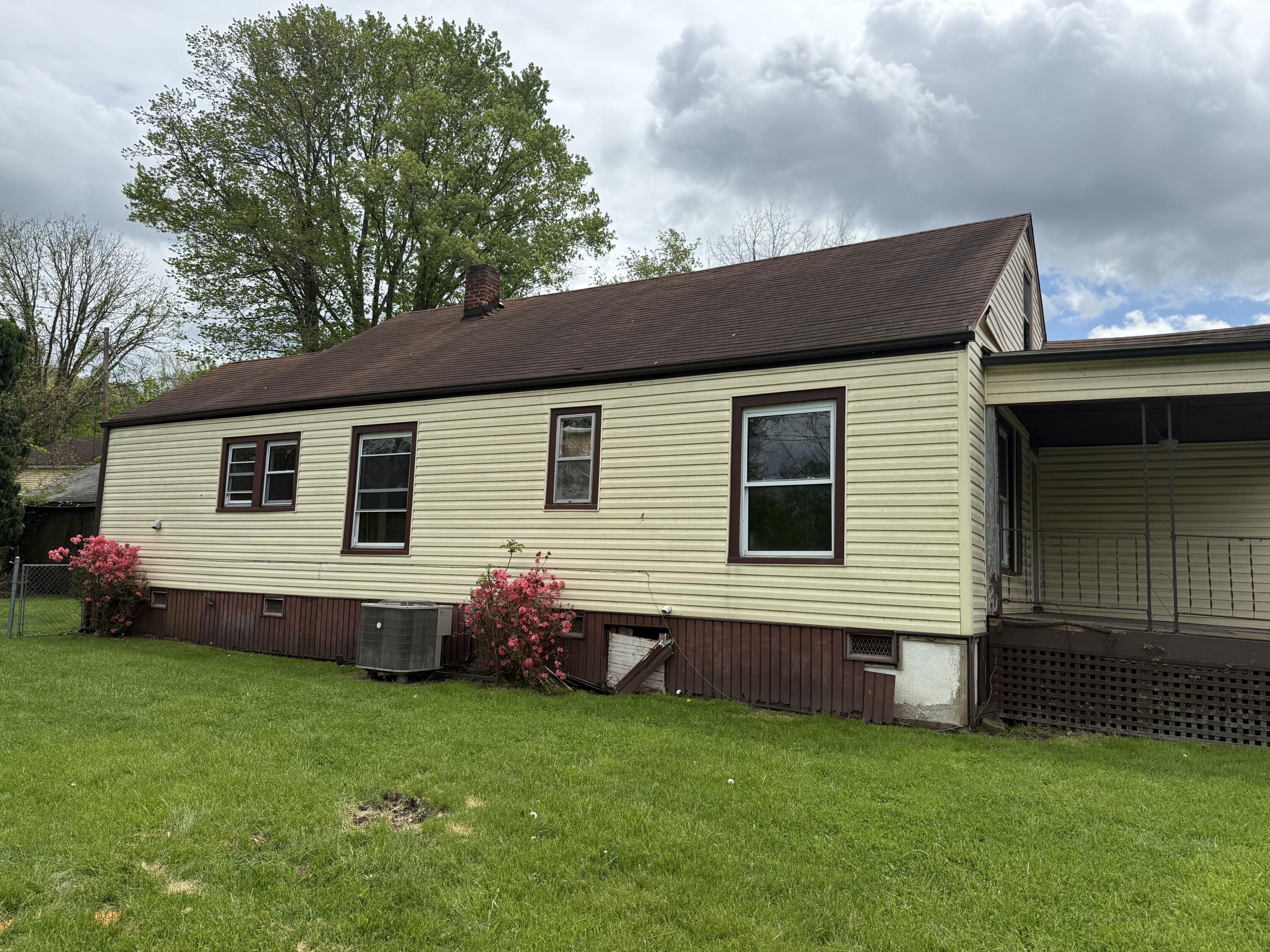2807 S Carpenter Dr, Covington, Virginia image 4
