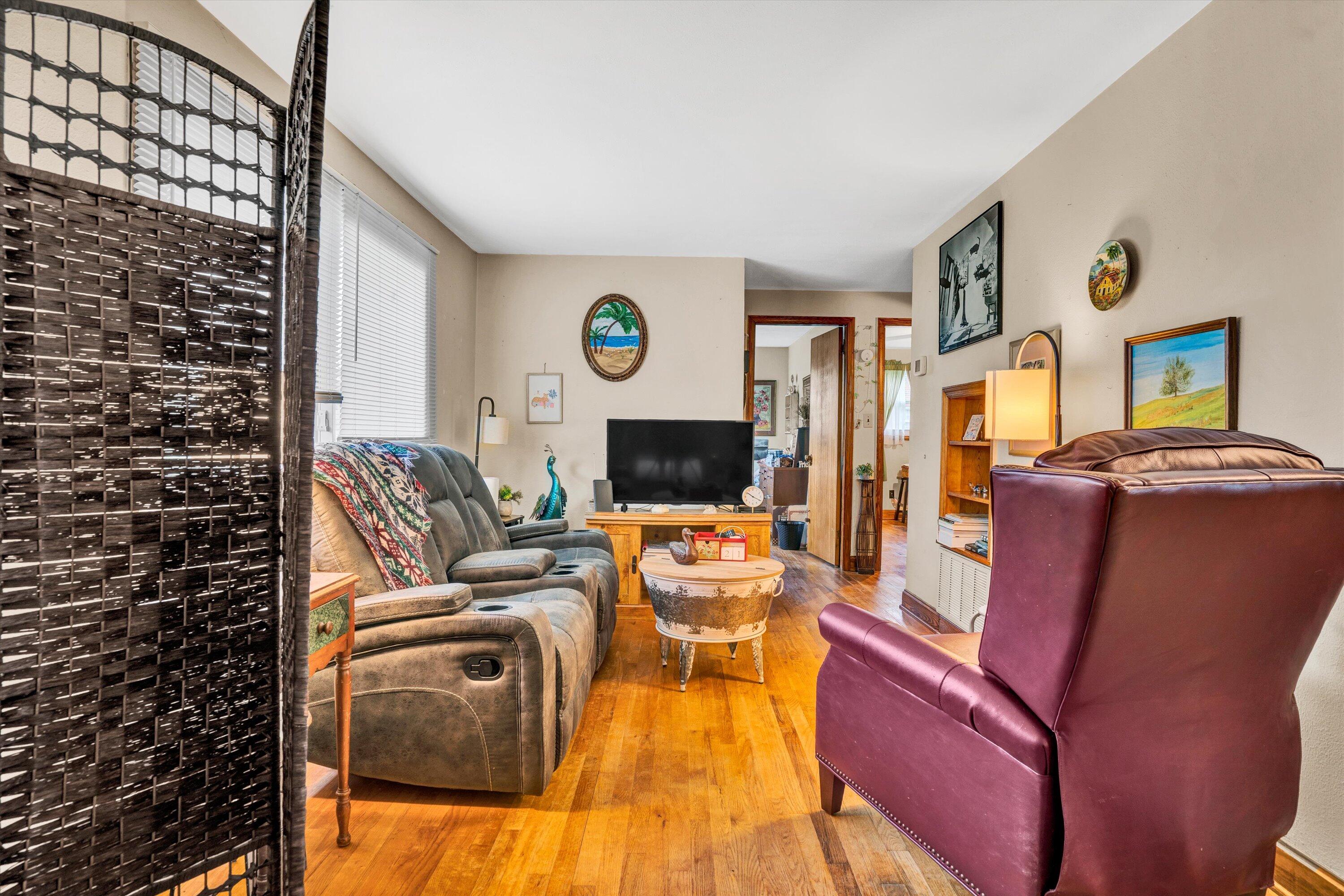 690 Scuffling Hill Rd, Rocky Mount, Ohio image 3