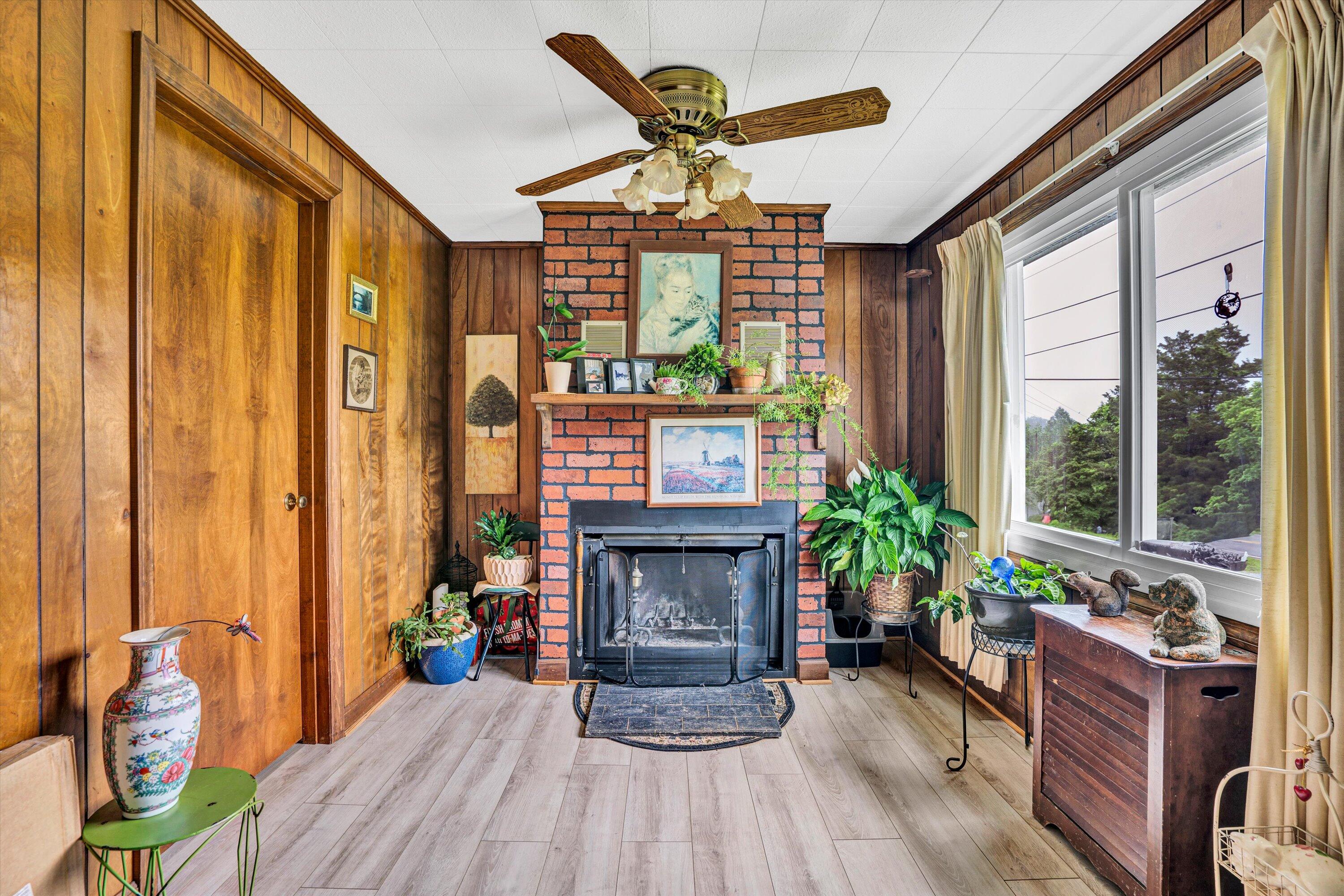 690 Scuffling Hill Rd, Rocky Mount, Ohio image 6