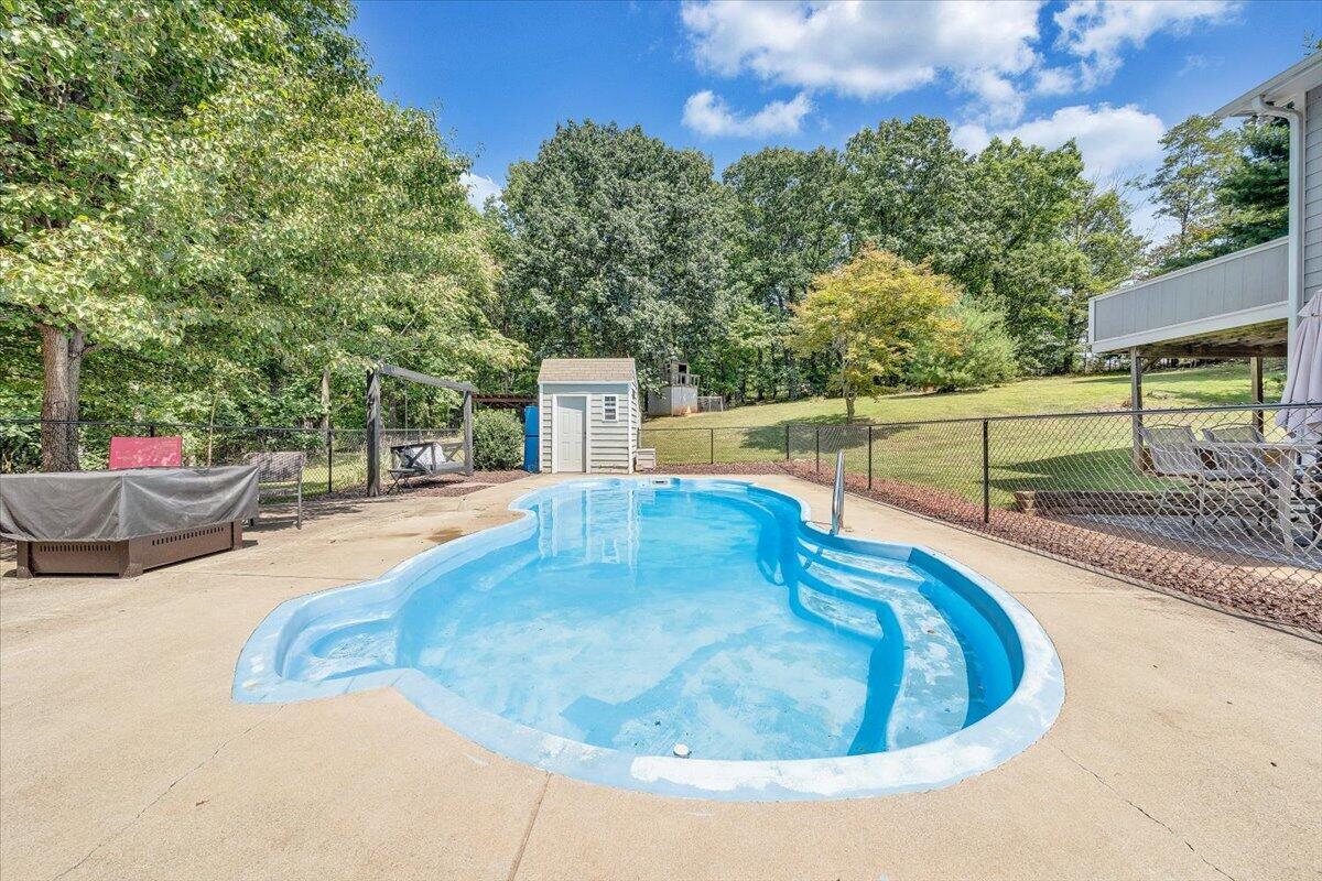 54 Farm View Rd, Glade Hill, Virginia image 2