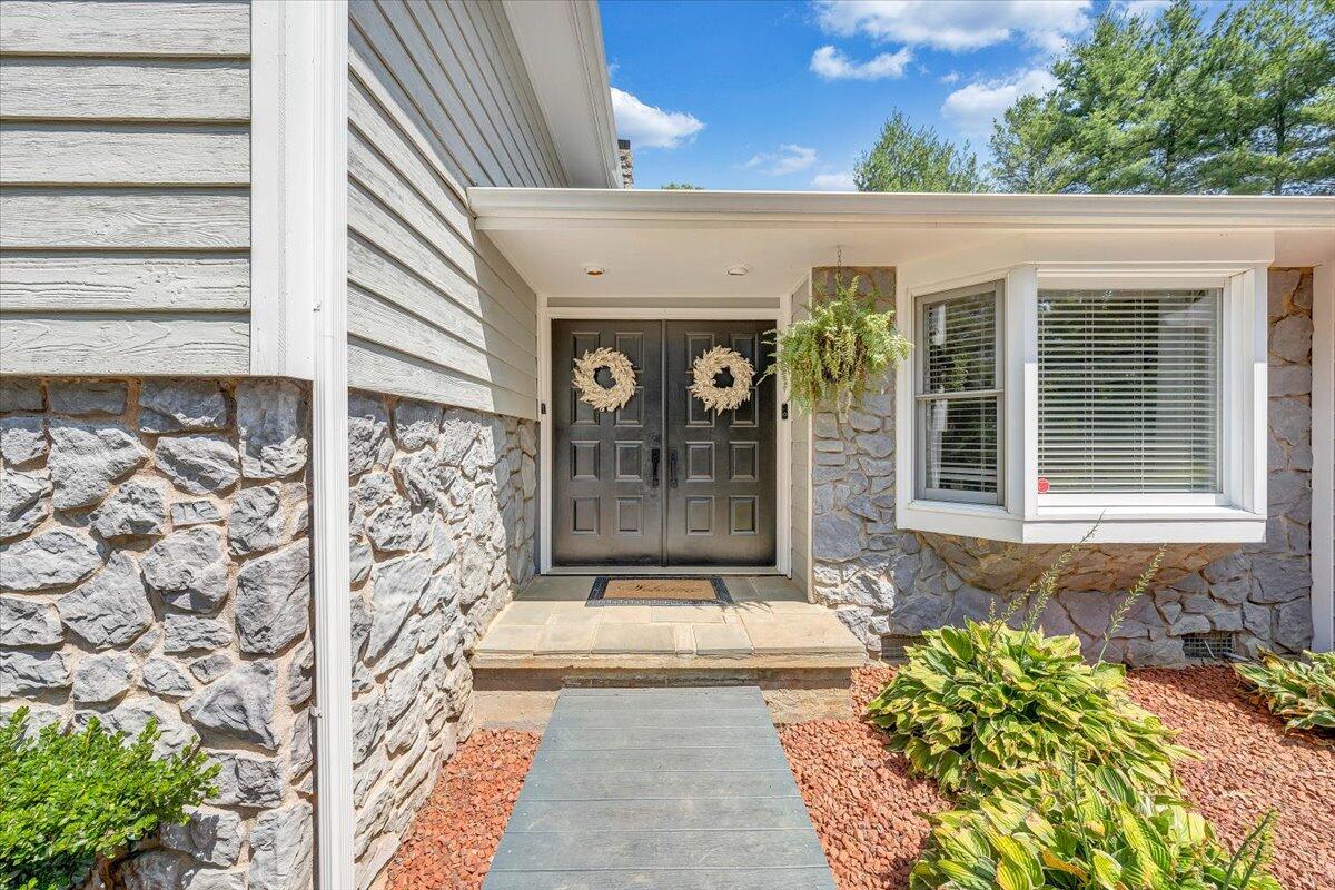 54 Farm View Rd, Glade Hill, Virginia image 3