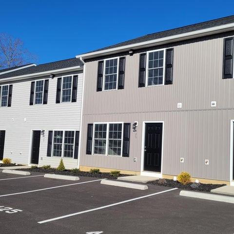 Townhouse For Sale - 425 N Washington Ave #4<br/> Pulaski County, Pulaski, VA 24301