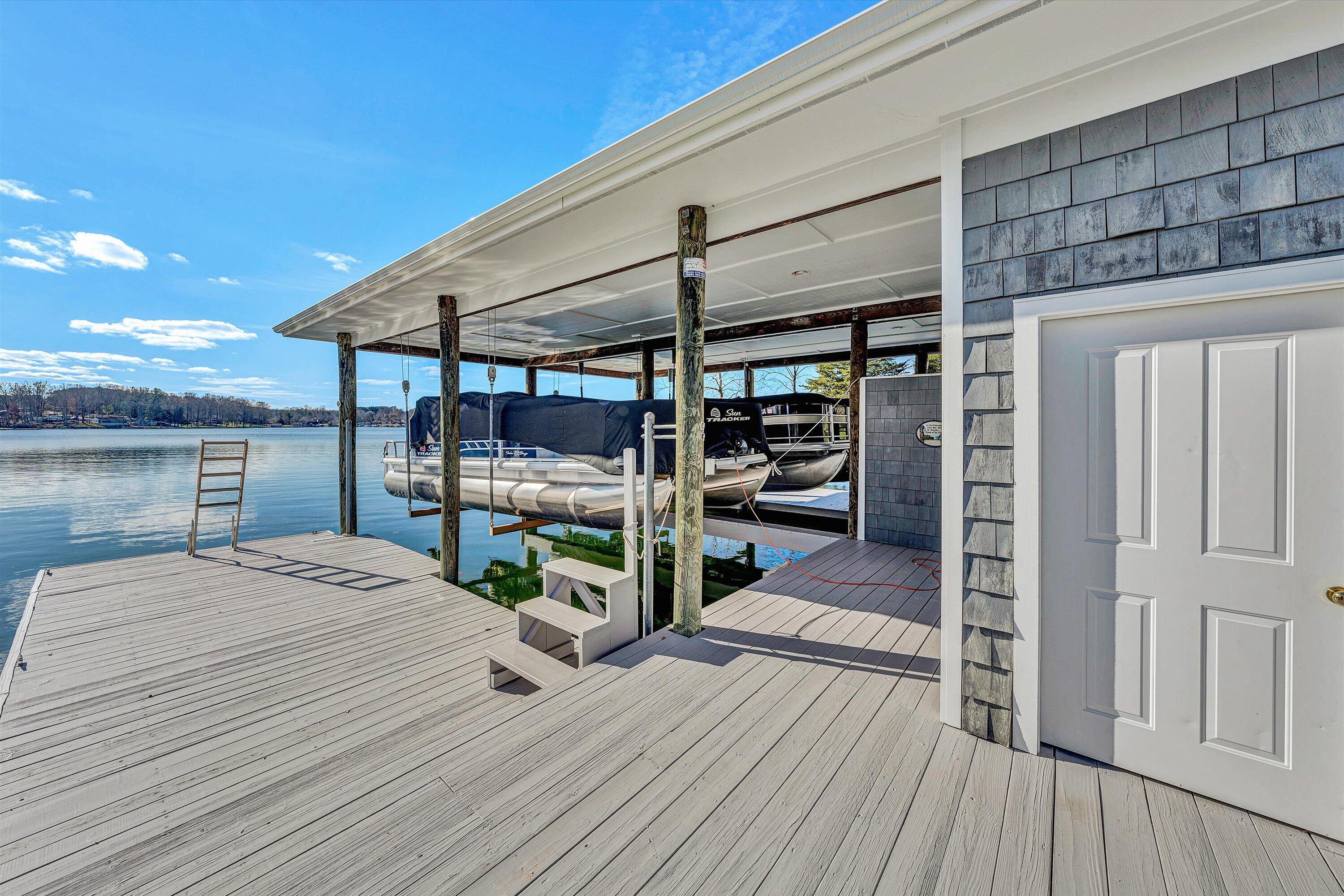 Penhook, Virginia 24137, United States, 4 Bedrooms Bedrooms, ,4 BathroomsBathrooms,Residential,Pending,25014