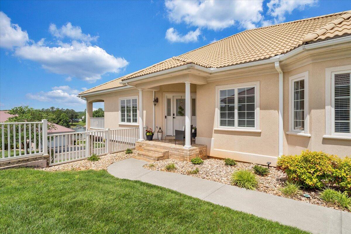 1067 Margarita Ct, Moneta, Virginia image 2