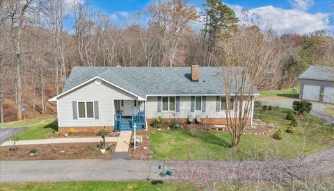 Homes For Sale - 103 Glenn Haven Ter<br/> Goode, VA 24556