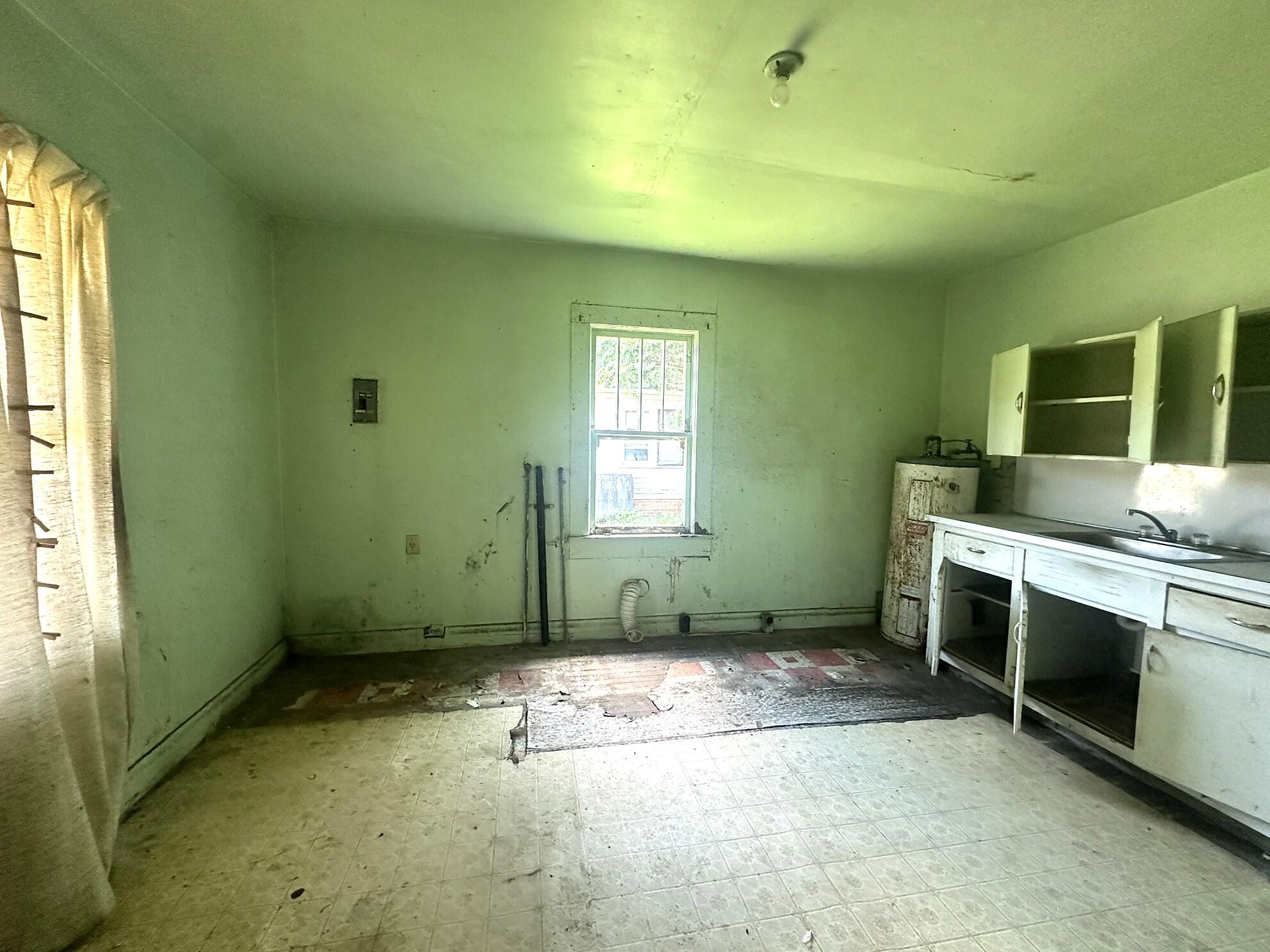 11 Henry St, Martinsville, Virginia image 6