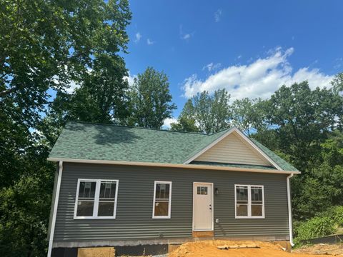 Homes For Sale - 700 Ruddell Rd<br/> Vinton, VA 24179