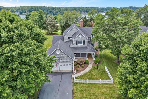 Homes For Sale - 195 Golfers Crossing Dr<br/> Penhook, VA 24137