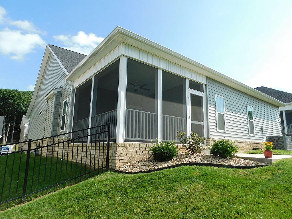 Salem, Virginia 24153, United States, 3 Bedrooms Bedrooms, ,2 BathroomsBathrooms,Residential,Active,194560