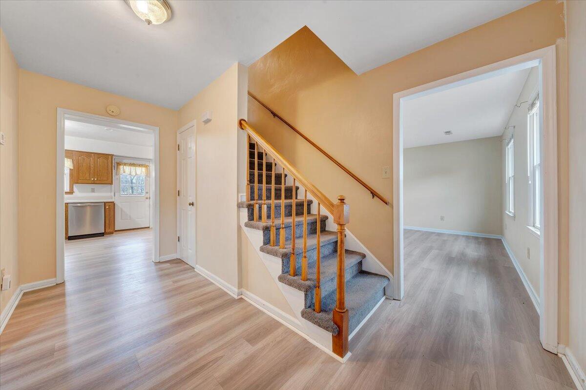 7226 Twin Forks Dr, Roanoke, Virginia image 2