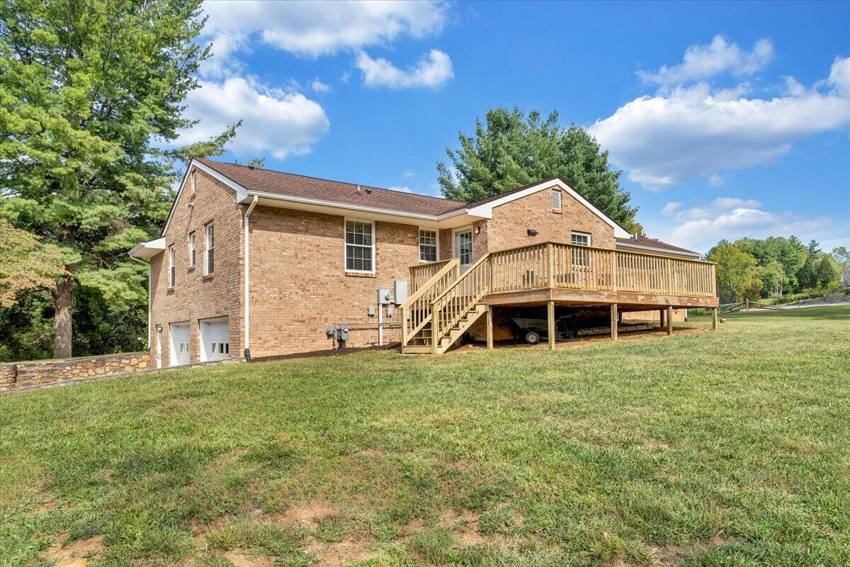 2167 Shavers Farm Rd, Fincastle, Virginia image 31