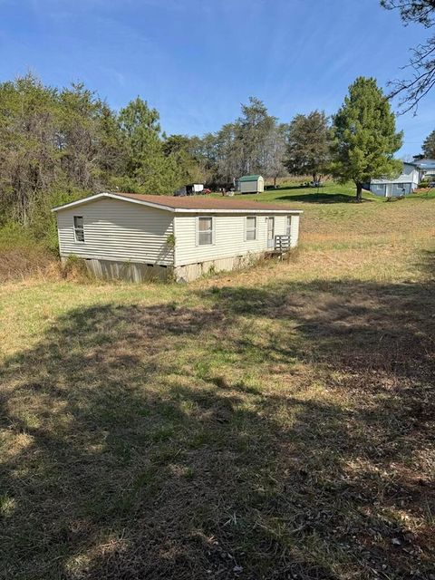 Mobile Home For Sale - 215 Rob-lee Dr<br/> Martinsville, VA 24112