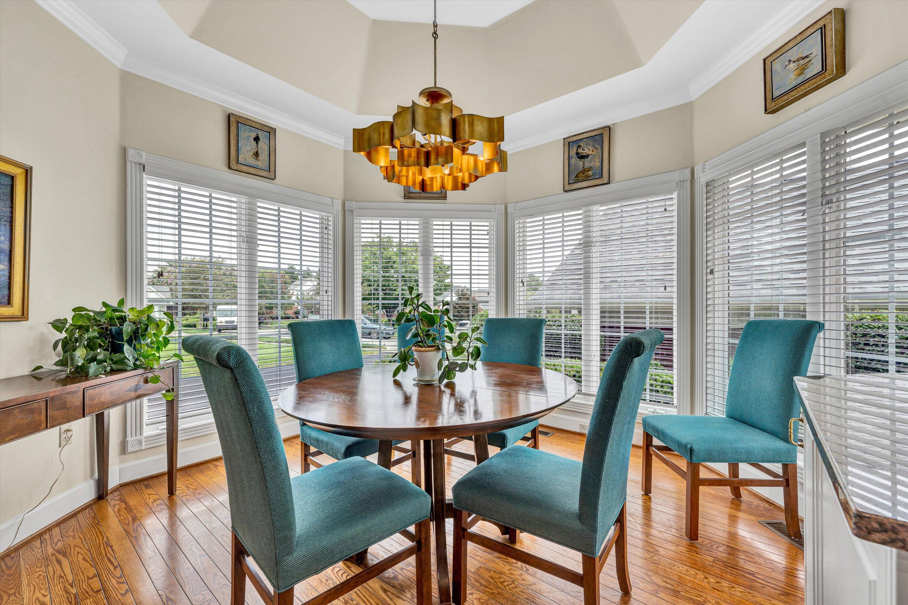 Roanoke, Virginia 24014, United States, 3 Bedrooms Bedrooms, ,4 BathroomsBathrooms,Residential,Pending,206014