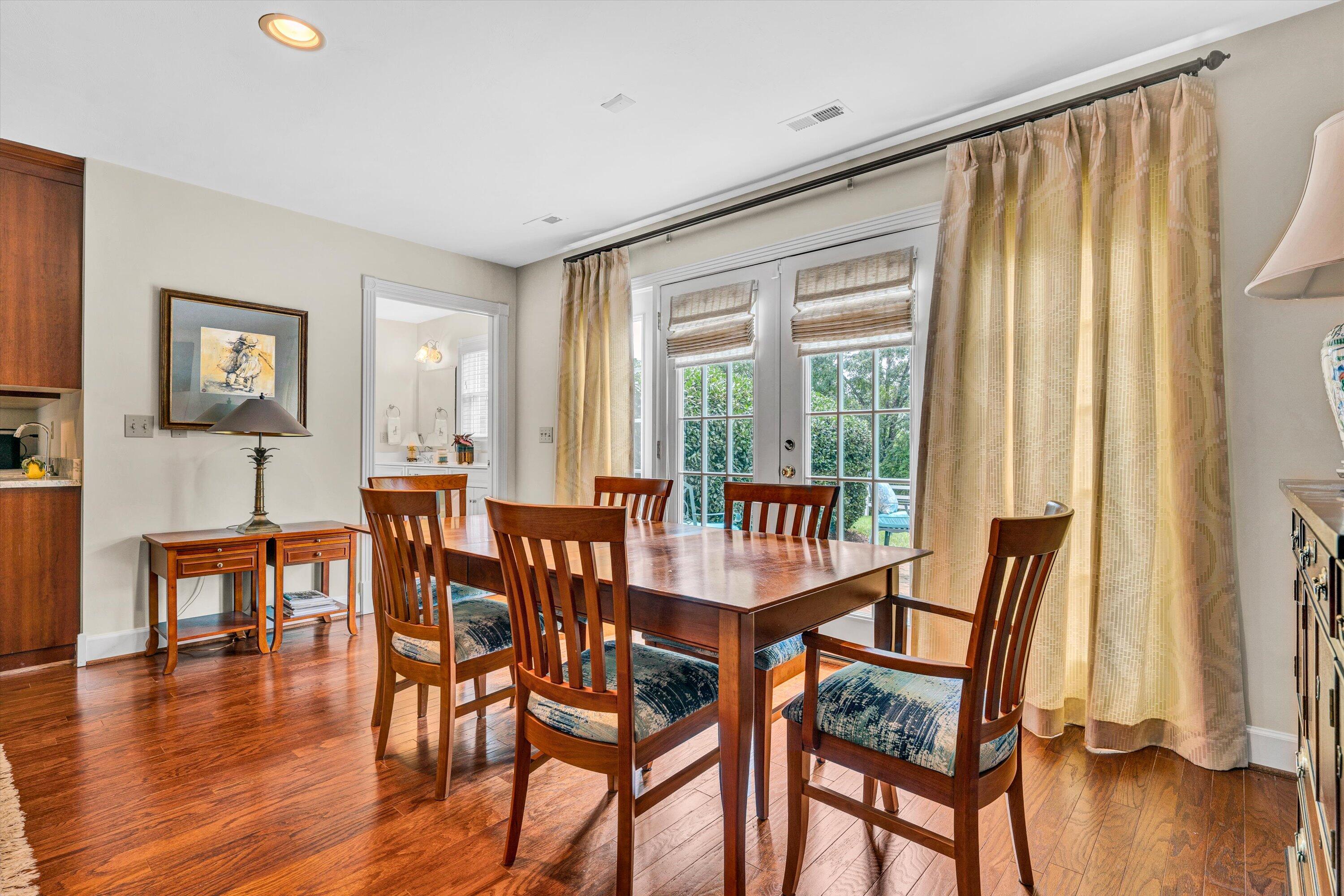 Roanoke, Virginia 24014, United States, 3 Bedrooms Bedrooms, ,4 BathroomsBathrooms,Residential,Pending,206014