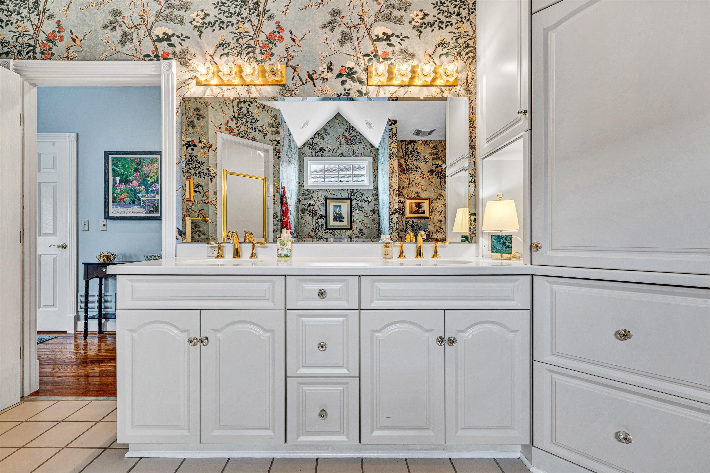 Roanoke, Virginia 24014, United States, 3 Bedrooms Bedrooms, ,4 BathroomsBathrooms,Residential,Pending,206014