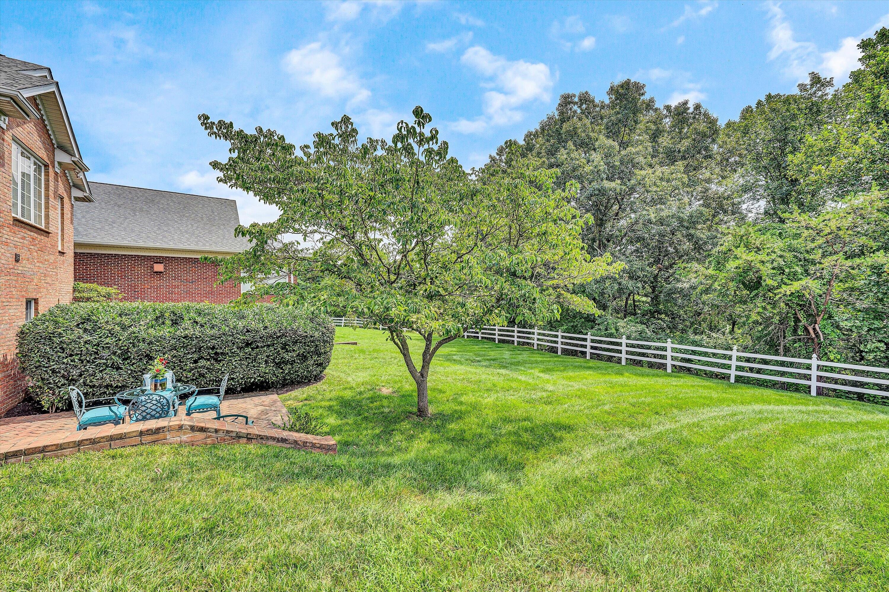 Roanoke, Virginia 24014, United States, 3 Bedrooms Bedrooms, ,4 BathroomsBathrooms,Residential,Pending,206014