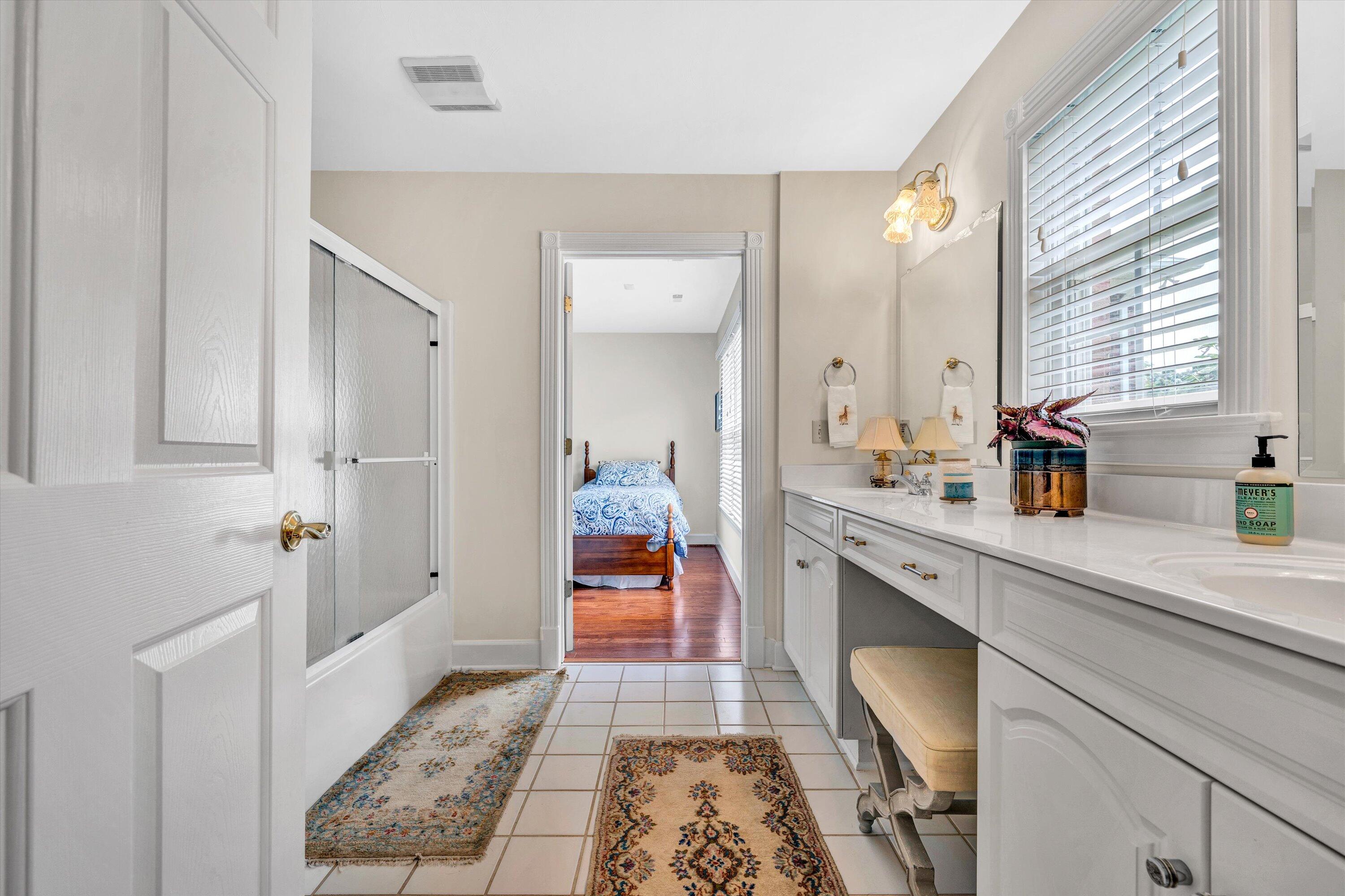 Roanoke, Virginia 24014, United States, 3 Bedrooms Bedrooms, ,4 BathroomsBathrooms,Residential,Pending,206014