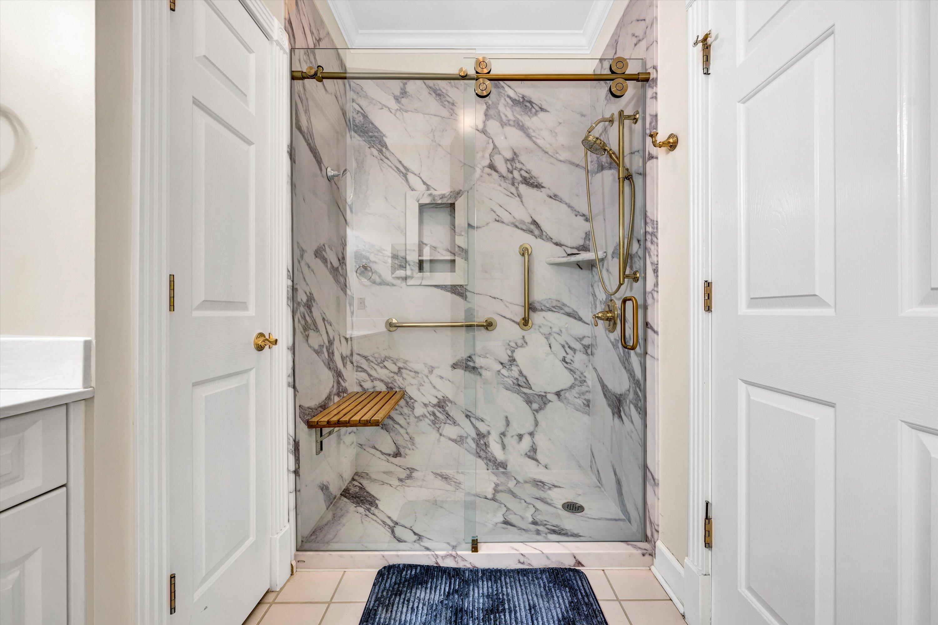 Roanoke, Virginia 24014, United States, 3 Bedrooms Bedrooms, ,4 BathroomsBathrooms,Residential,Pending,206014