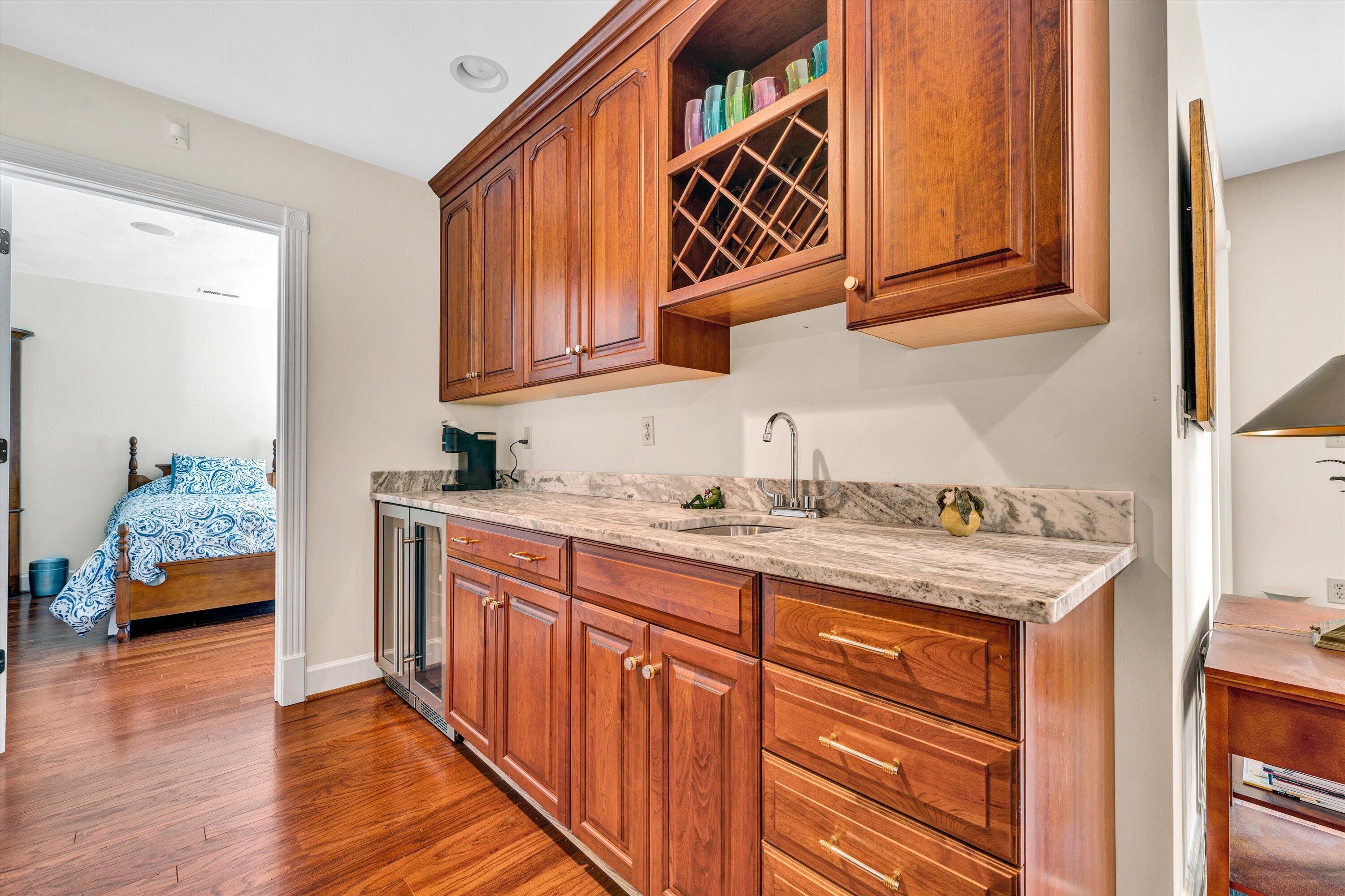 Roanoke, Virginia 24014, United States, 3 Bedrooms Bedrooms, ,4 BathroomsBathrooms,Residential,Pending,206014