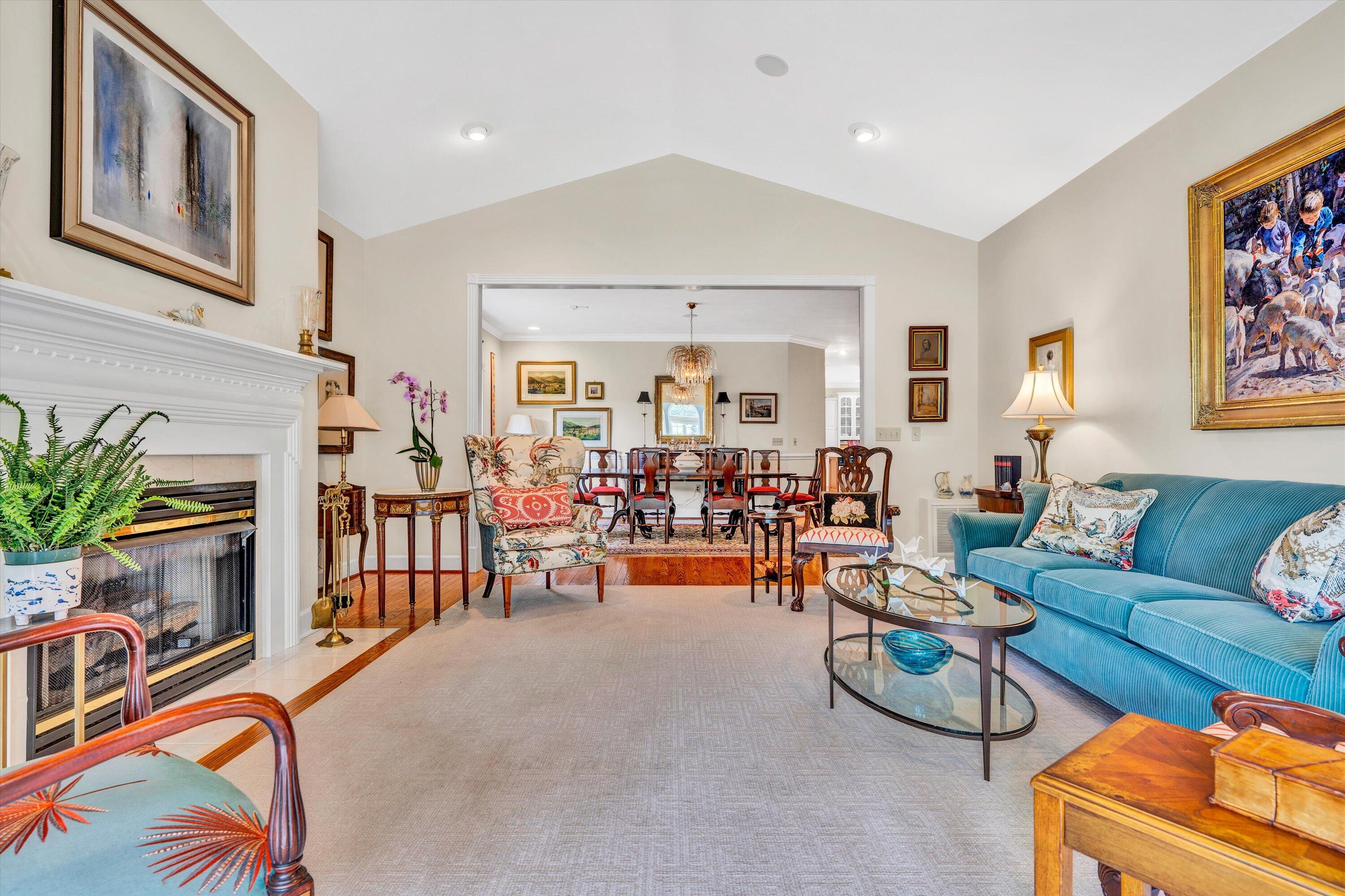 Roanoke, Virginia 24014, United States, 3 Bedrooms Bedrooms, ,4 BathroomsBathrooms,Residential,Pending,206014