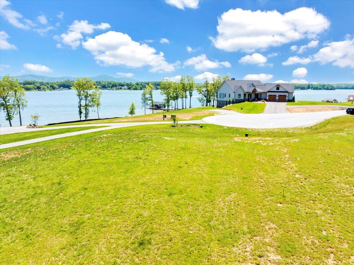 389 Hyannis Pt Pt, Union Hall, Virginia image 20