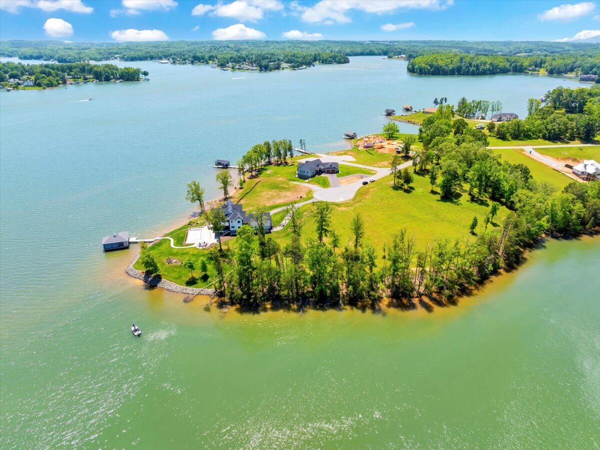 389 Hyannis Pt Pt, Union Hall, Virginia image 8