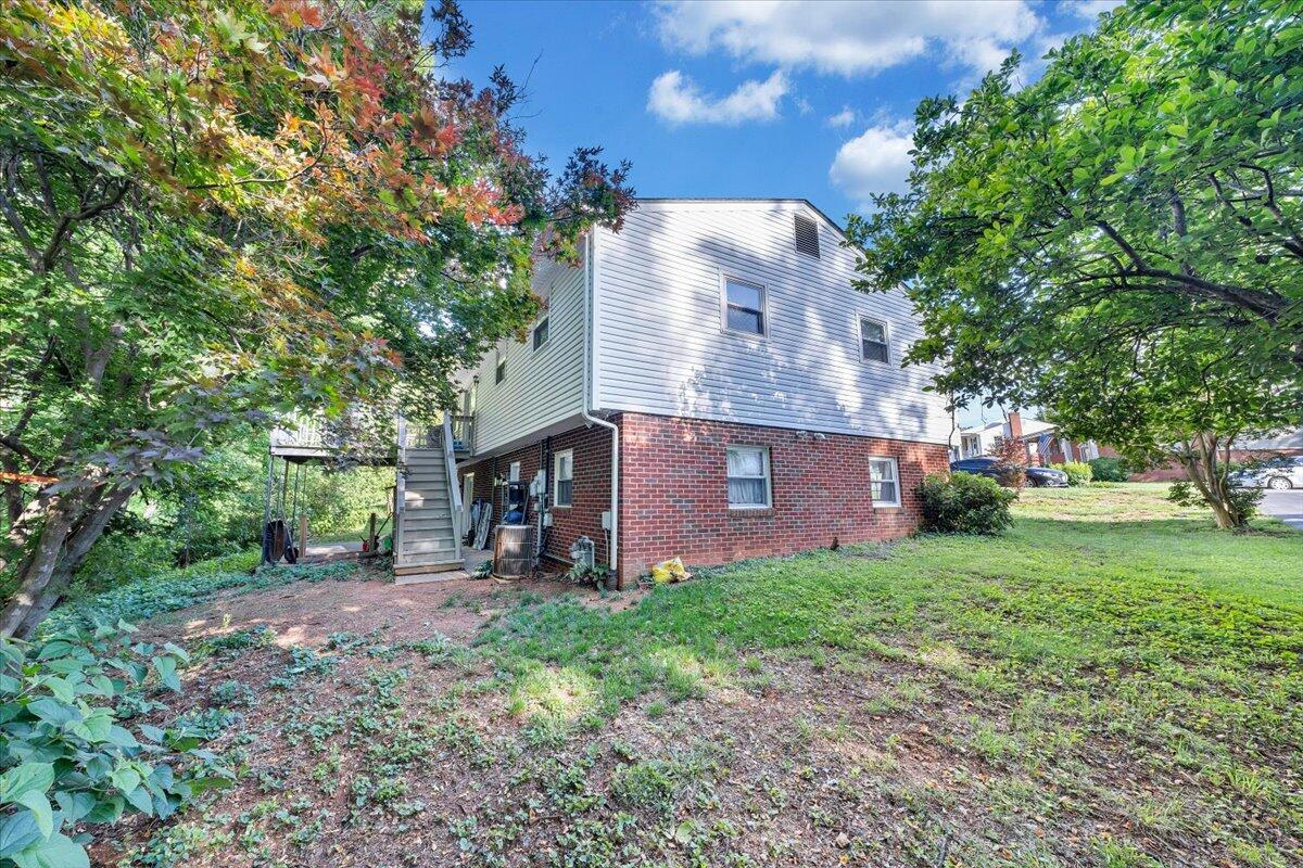919 Halifax Cir, Vinton, Virginia image 38