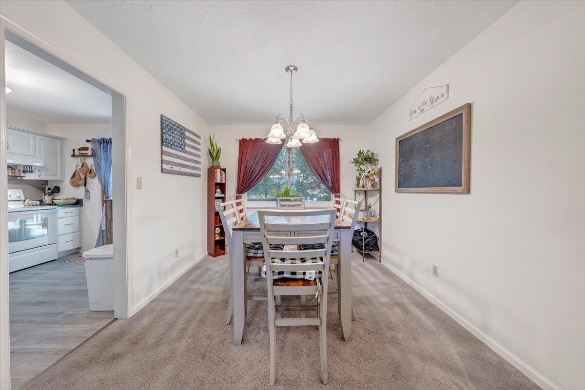 919 Halifax Cir, Vinton, Virginia image 7