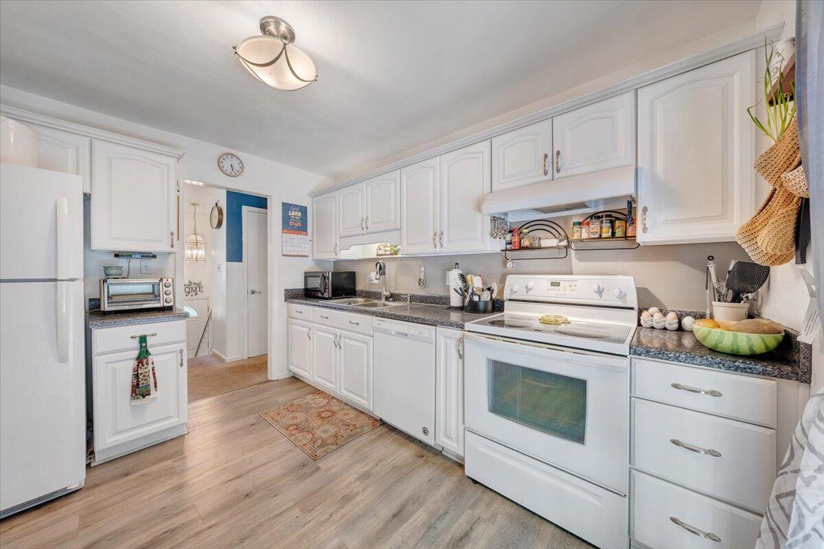 919 Halifax Cir, Vinton, Virginia image 15