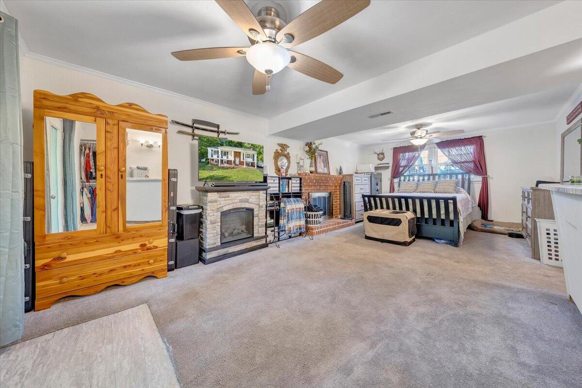 919 Halifax Cir, Vinton, Virginia image 28