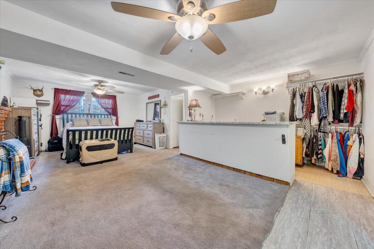 919 Halifax Cir, Vinton, Virginia image 29