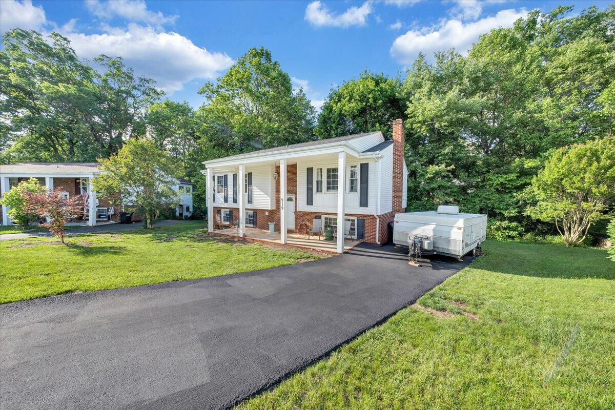 919 Halifax Cir, Vinton, Virginia image 42