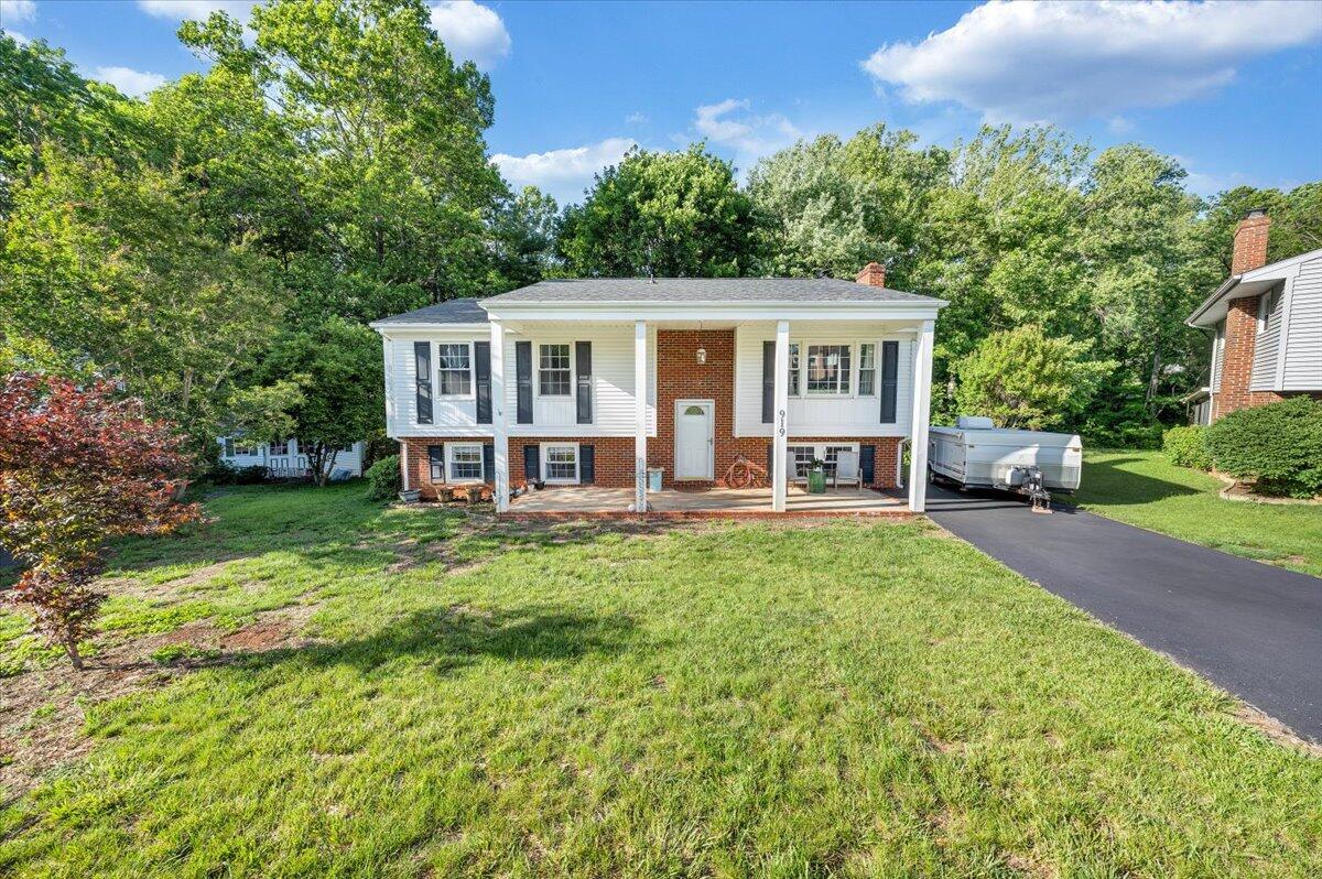 919 Halifax Cir, Vinton, Virginia image 41