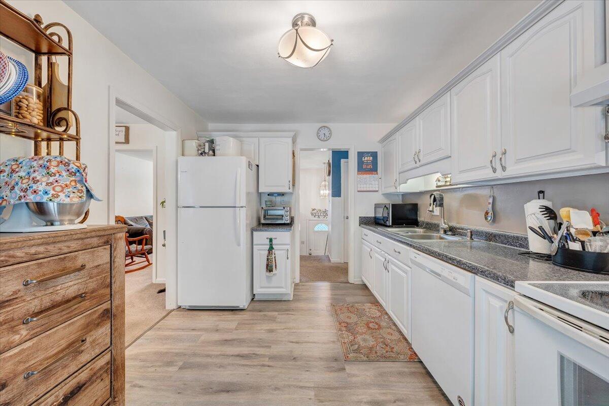 919 Halifax Cir, Vinton, Virginia image 17