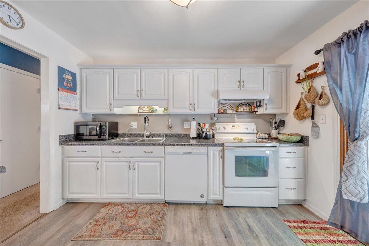 919 Halifax Cir, Vinton, Virginia image 11