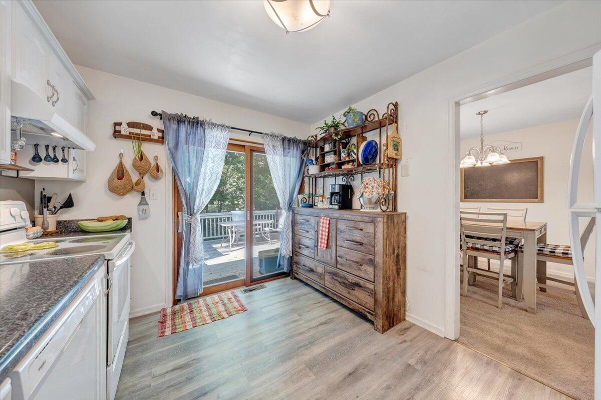 919 Halifax Cir, Vinton, Virginia image 14