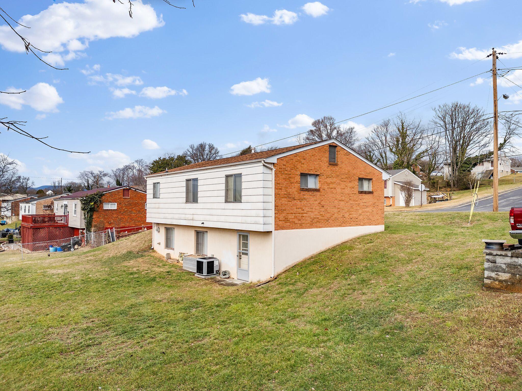 3664 Rolling Hills Ave, Roanoke, Virginia image 6