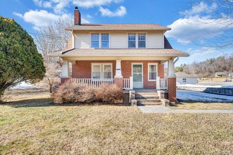 Homes For Sale - 5105 Lee Hwy Hwy<br/> Troutville, VA 24175