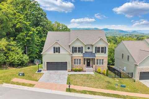 Photo of 6880 Linn Cove CT, Roanoke, VA 24018 (MLS # 928952)