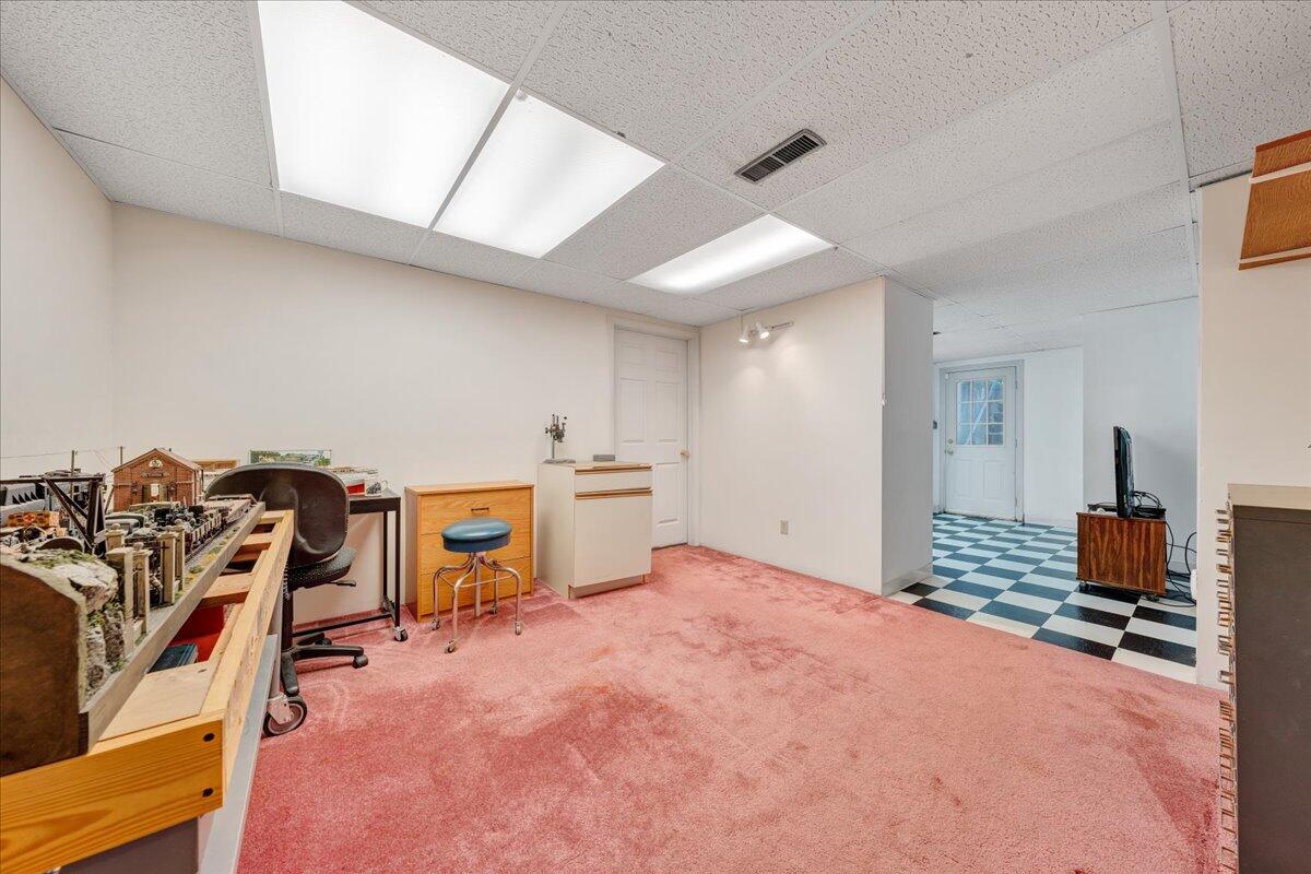 1037 Barrens Village Ct, Roanoke, Virginia image 25