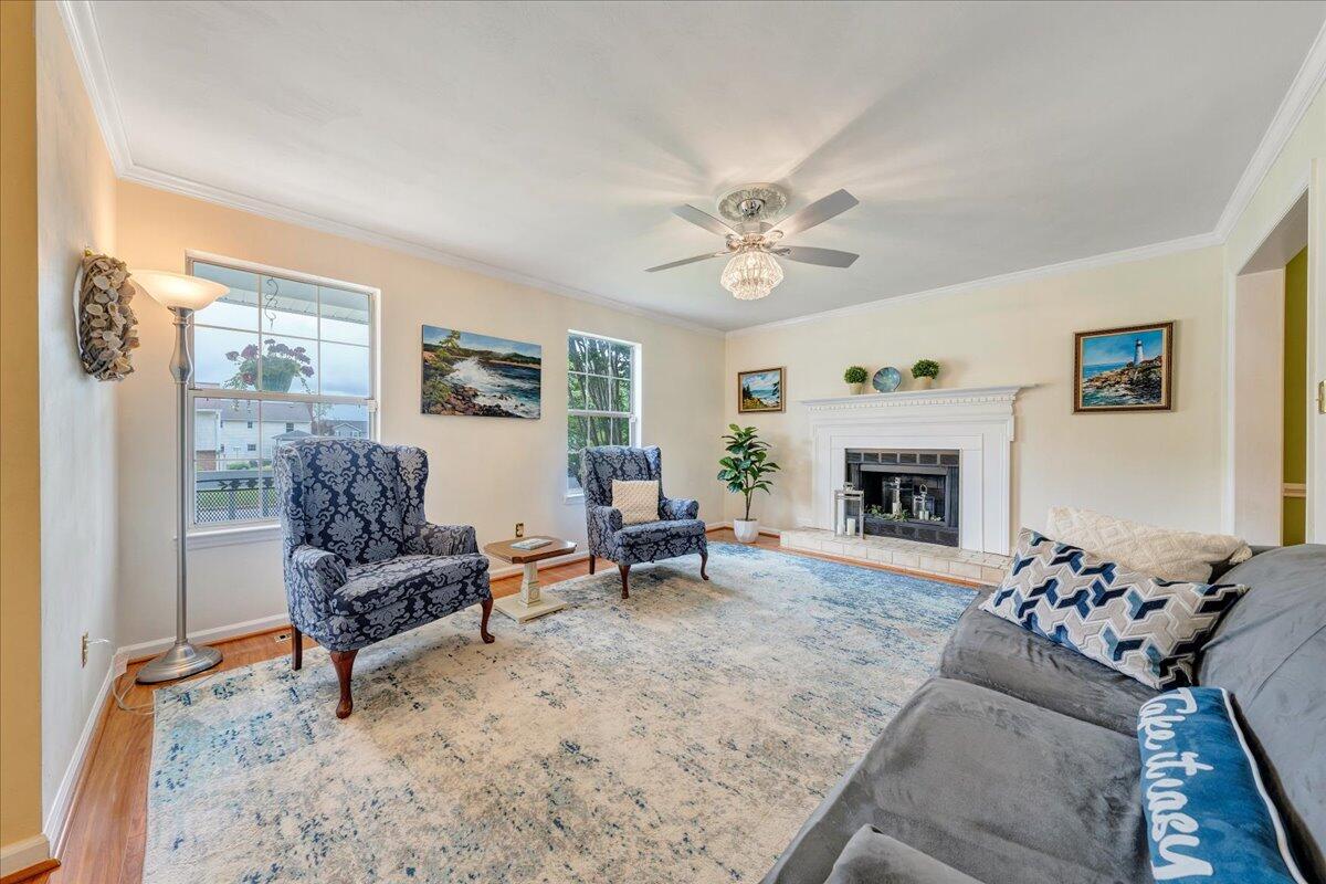 1037 Barrens Village Ct, Roanoke, Virginia image 5
