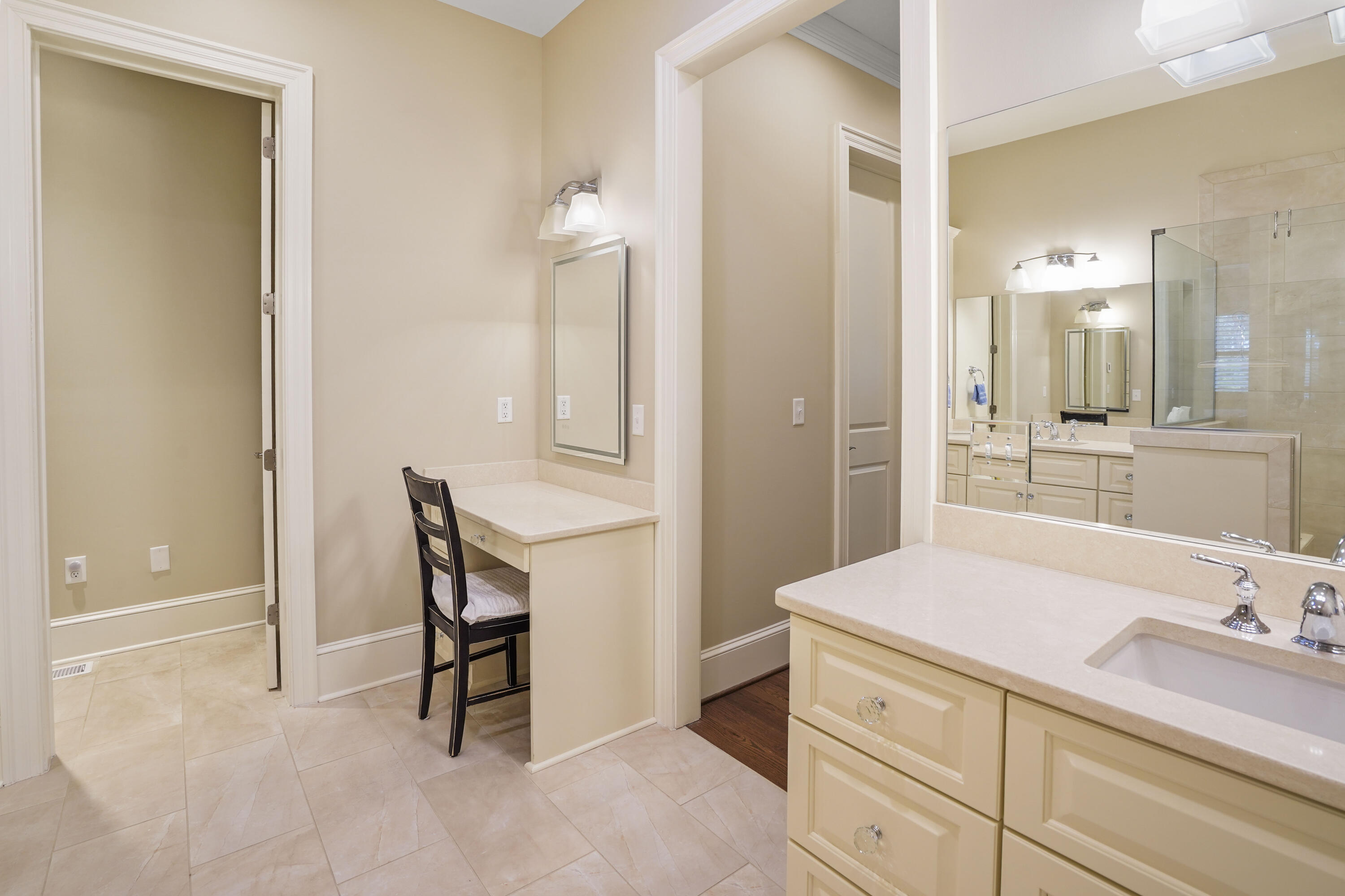 Penhook, Virginia, 24137, United States, 4 Bedrooms Bedrooms, ,5 BathroomsBathrooms,Residential,Active,2032388