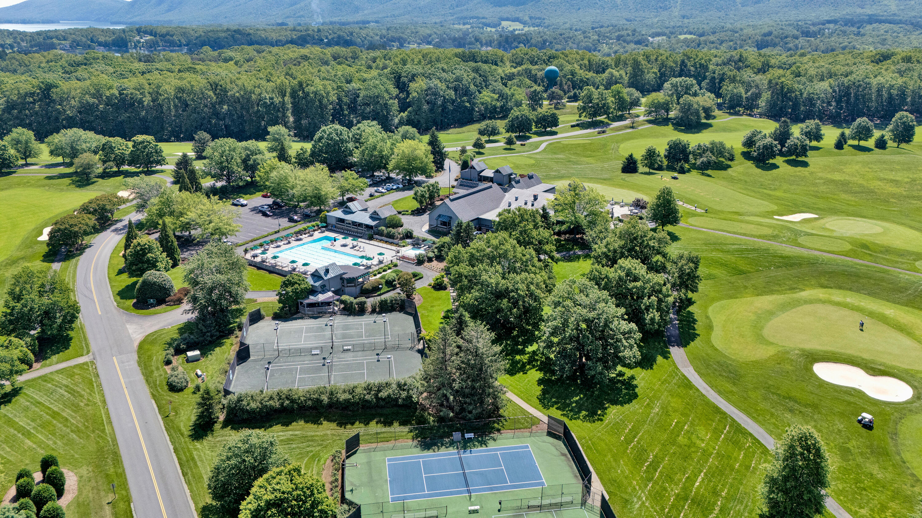 Penhook, Virginia, 24137, United States, 4 Bedrooms Bedrooms, ,5 BathroomsBathrooms,Residential,Active,2032388