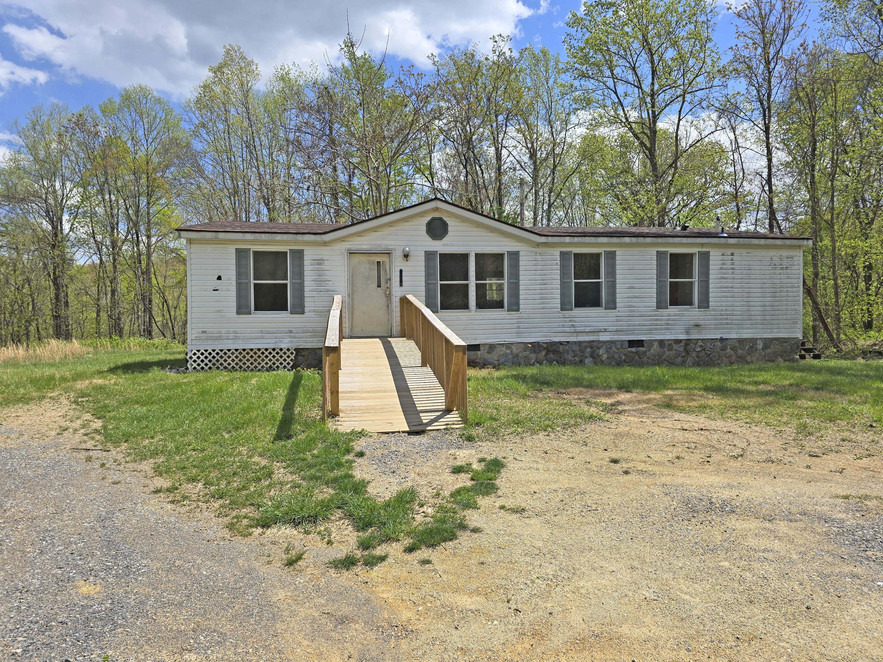 1188 Easter Ln, Blue Ridge, Virginia image 1