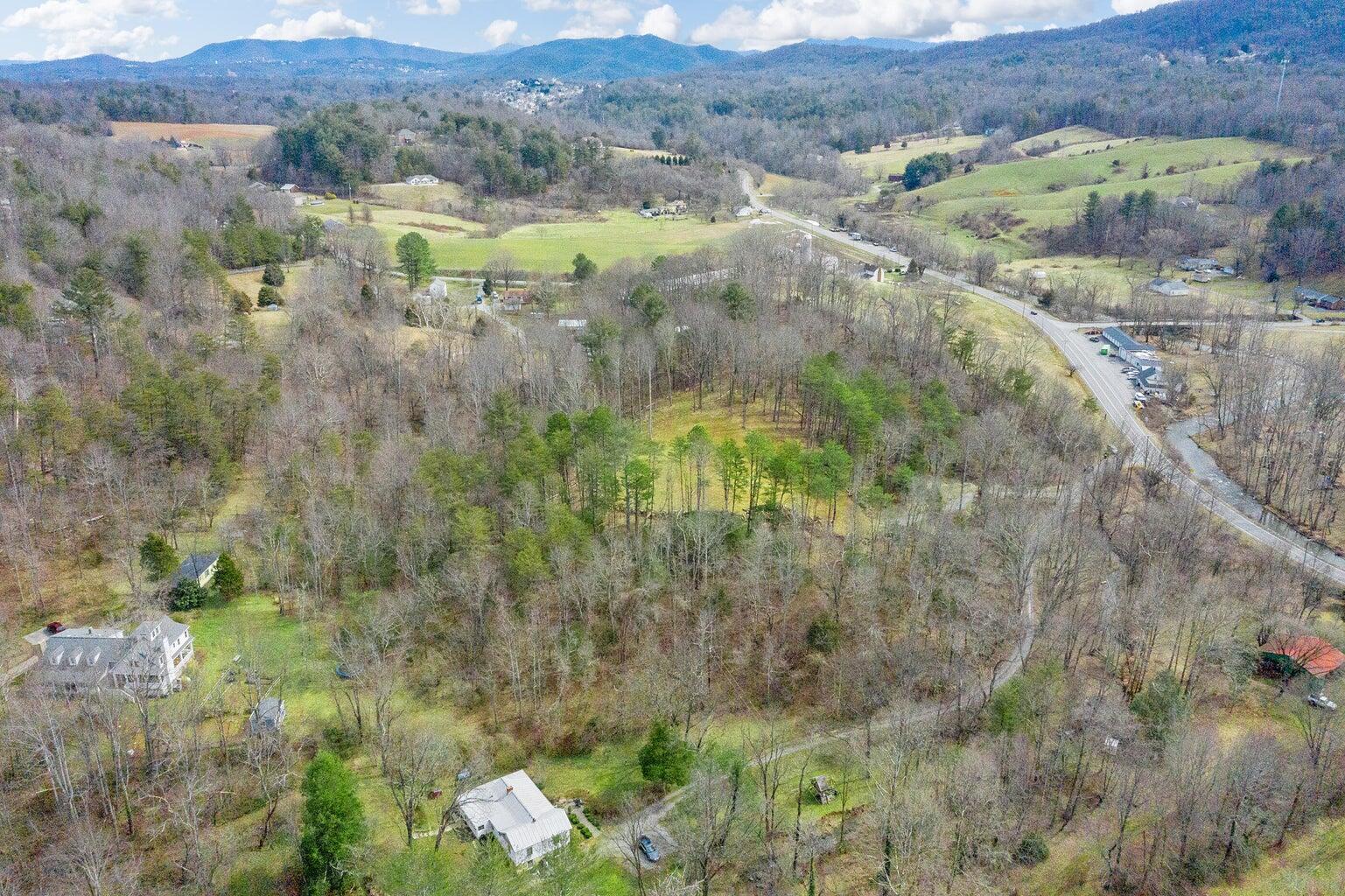 6427 Bent Mountain Rd, Roanoke, Virginia image 8