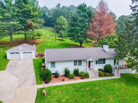 Homes For Sale - 6189 Corntassel Ln<br/> Roanoke, VA 24018