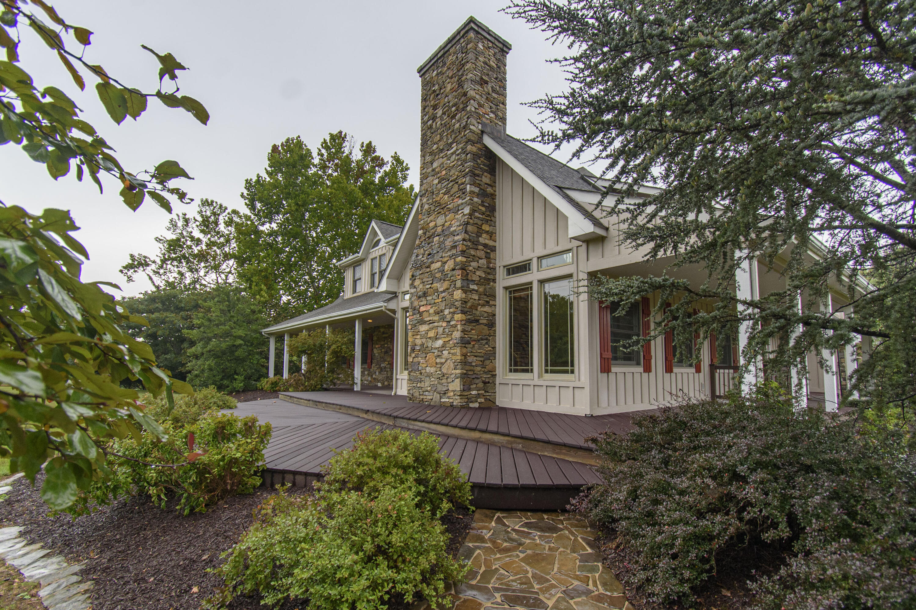 Catawba, Virginia, 24070, United States, 7 Bedrooms Bedrooms, ,6 BathroomsBathrooms,Residential,Active,1945254