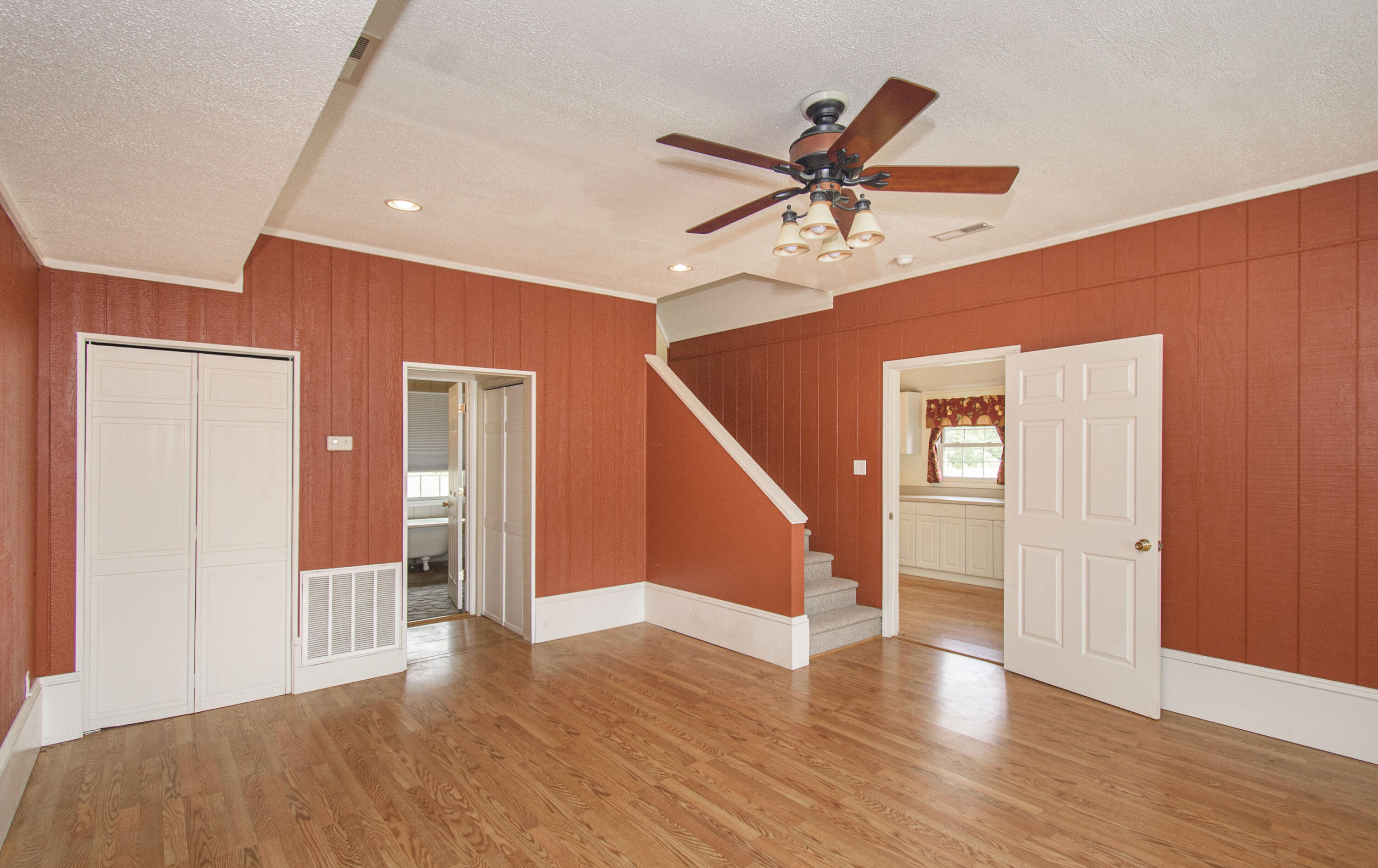 Catawba, Virginia, 24070, United States, 7 Bedrooms Bedrooms, ,6 BathroomsBathrooms,Residential,Active,1945254