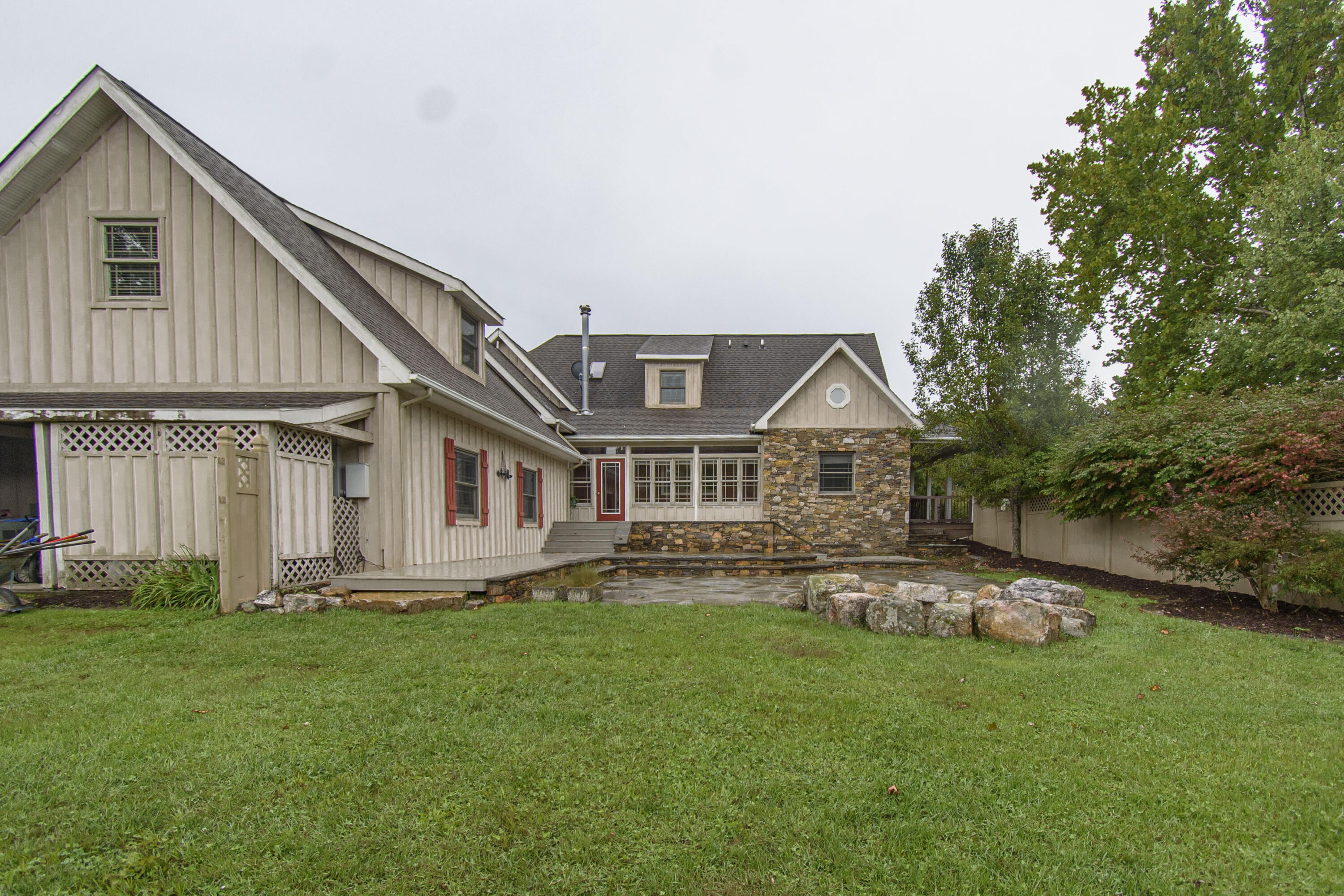Catawba, Virginia, 24070, United States, 7 Bedrooms Bedrooms, ,6 BathroomsBathrooms,Residential,Active,1945254